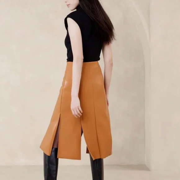 NWT Banana Republic Seamed Vegan Leather Midi Skirt - Picture 2 of 6